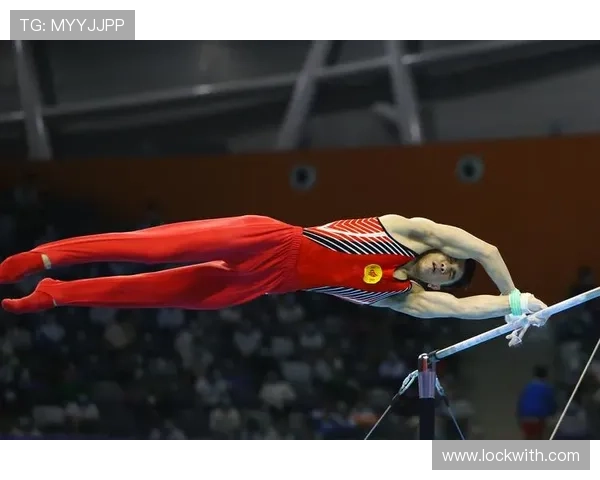 全运会男子体操单杠决赛精彩纷呈 突破极限角逐冠军桂冠