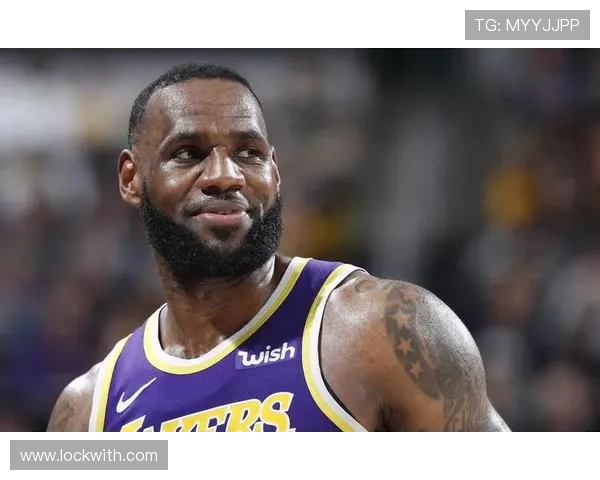 A史密斯质疑詹姆斯关键时刻表现是否与赛前饮酒有关